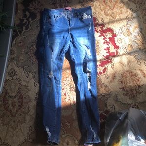 Yung girls jeans pre made holes size